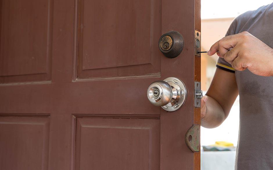 changer une serrure de porte d'entrée Pontoise